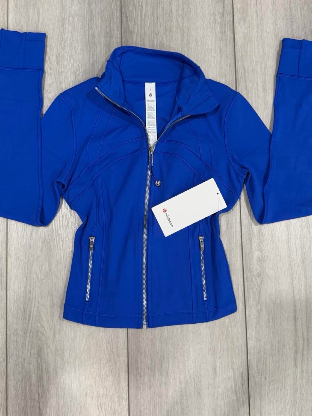 lululemon Define Cropped Jacket Nulu in Beach Ball Blue with Silver Zippers. - Picture 4 of 8